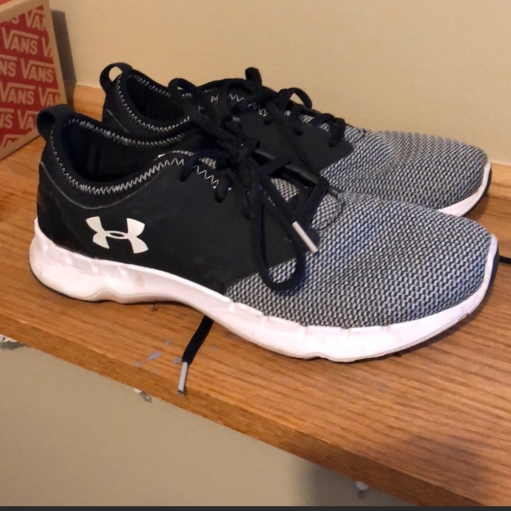 Under Armor Running shoes